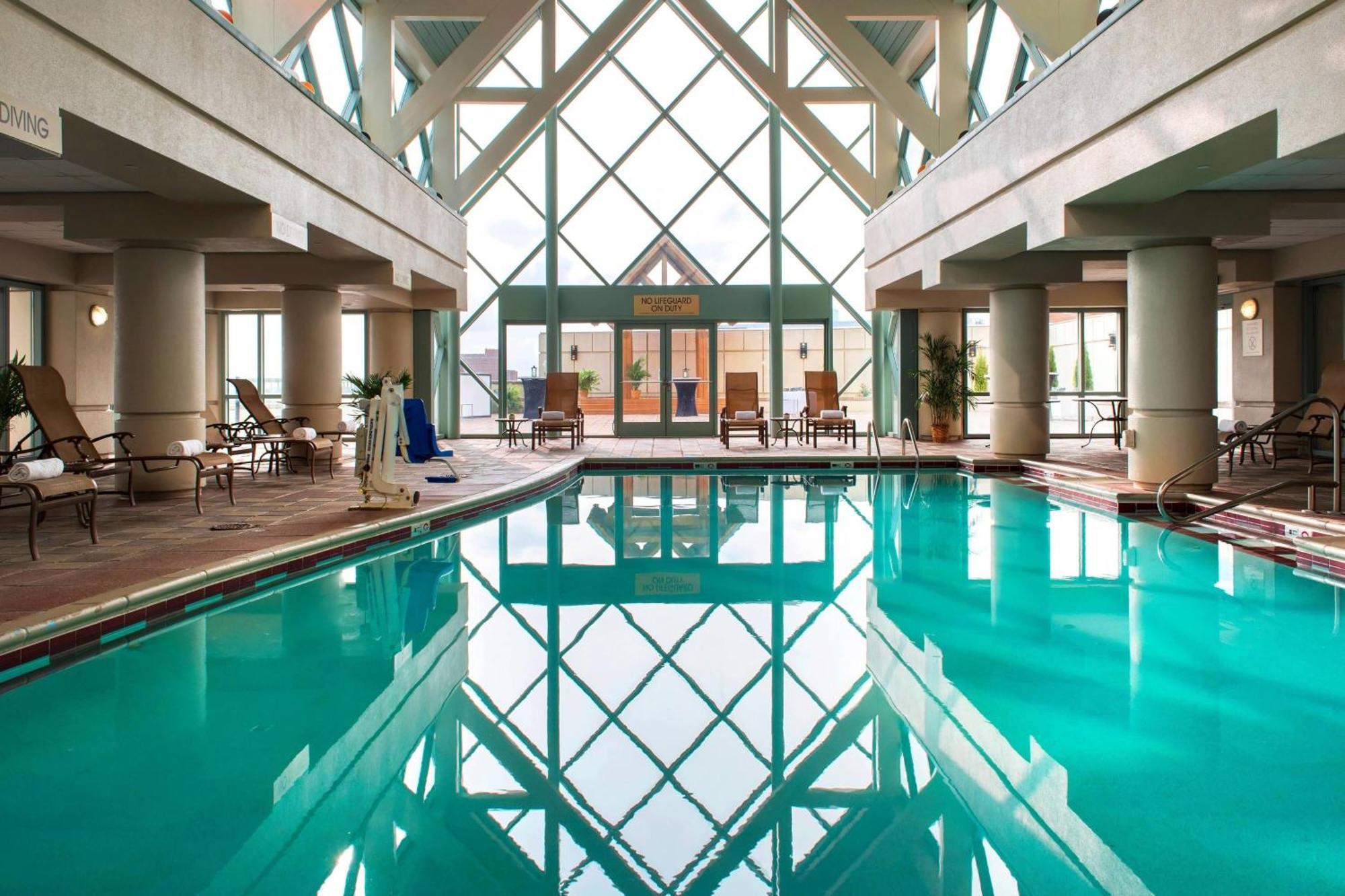 Waterside Marriott Hotel 3*